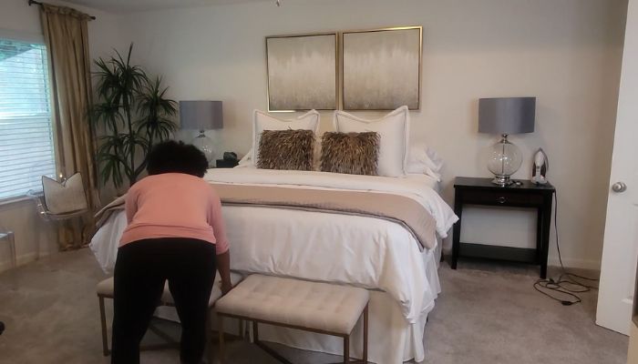how to arrange pillows on a bed without headboard