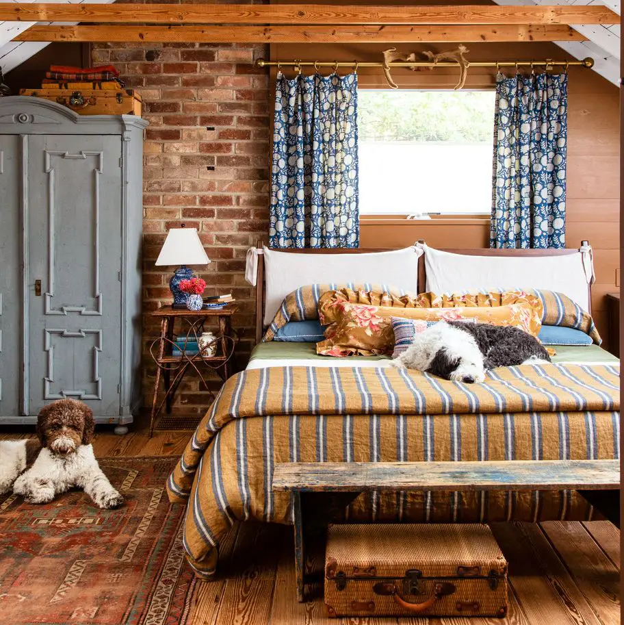 Vintage Farmhouse Bedroom Ideas