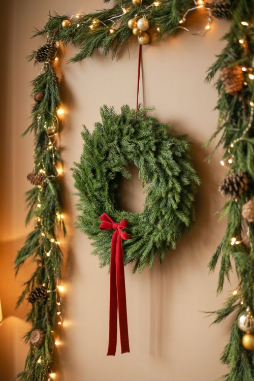 Classic Christmas Wall Decorations Ideas with Wreaths and Garlands