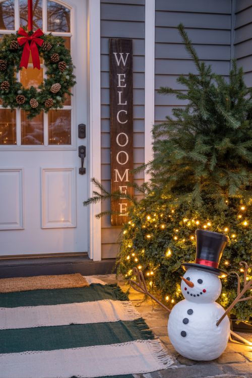Entryway and Front Porch Christmas Room Decor Ideas