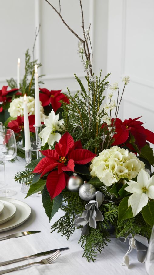 Floral DIY Christmas Table Centerpiece Ideas for an Elegant Holiday Setting