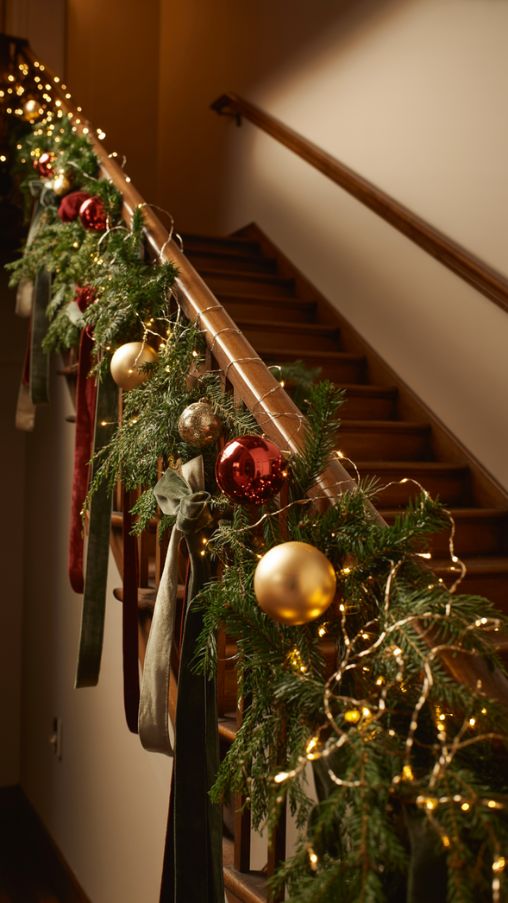 Warm Twinkling Lights for Stair Railing Christmas Decor