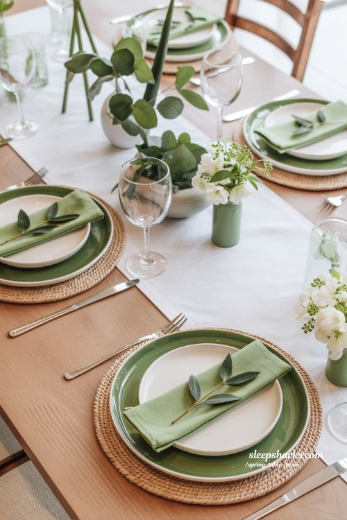 Two Tone Spring Table Setting Simple Elegance