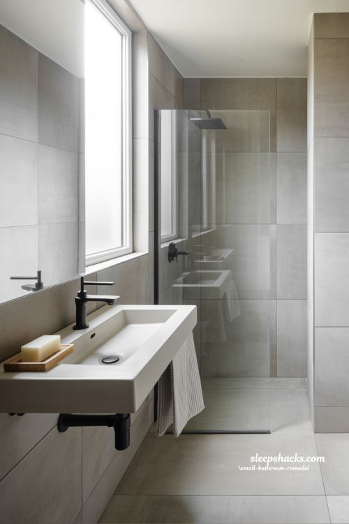 Minimalist Design Ideas for a Calm Small Bathroom Remodel