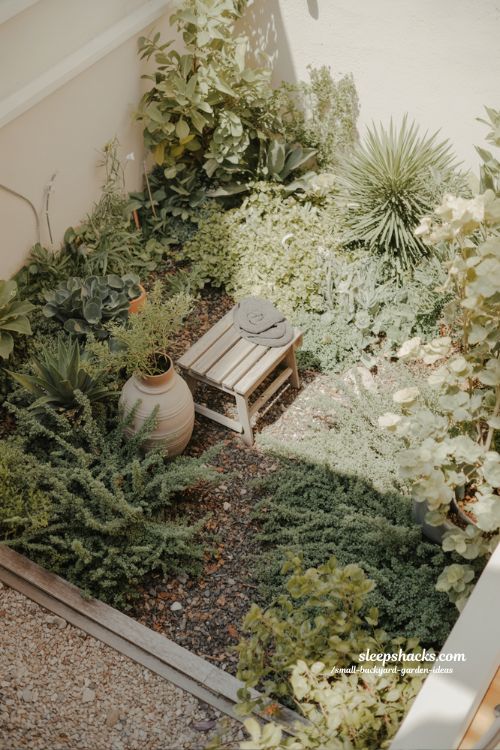 small backyard garden mood ideas focusing on emotional design comfort and personalized outdoor atmosphere