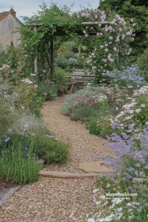 Seating Ideas for Relaxing Moments Creating a Pause A garden should invite you to stop and enjoy the moment. Even a simple chair placed thoughtfully can turn the space into a peaceful retreat. I often find that the best moments happen when you sit quietly and take in the beauty around you. Blending with Nature Choose seating that feels natural and blends with the surroundings, like wood or iron. Keep it simple so it doesn’t stand out too much. The goal is to create a space where you feel comfortable and connected to nature. Add simple seating Place near plants Keep materials natural