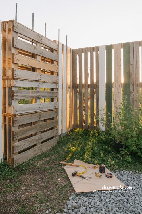 pallet privacy fence diy ideas near zero cost backyard fence design rustic modern 