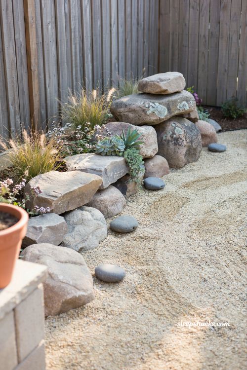 Rock garden diy backyard corner idea with succulents and natural stone design