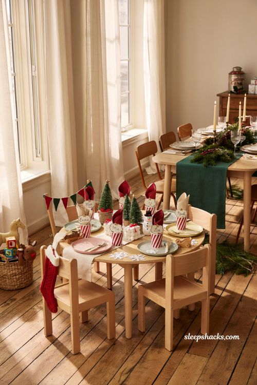 Christmas table settings ideas with kids holiday table and candy cane decor