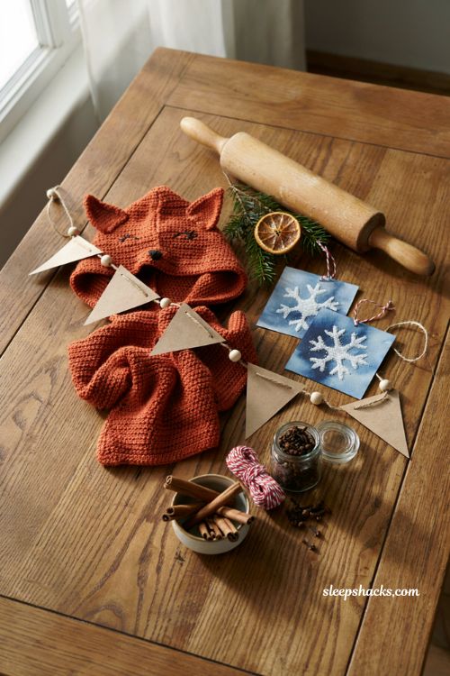 Handmade Christmas gift ideas for friends family coworkers easy DIY projects
