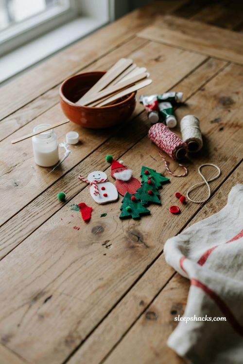 Handmade popsicle stick ornaments Christmas craft ideas easy kid-friendly DIY gifts