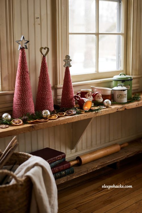 Vintage christmas decor diy with bakers twine cone trees and cookie cutter toppers