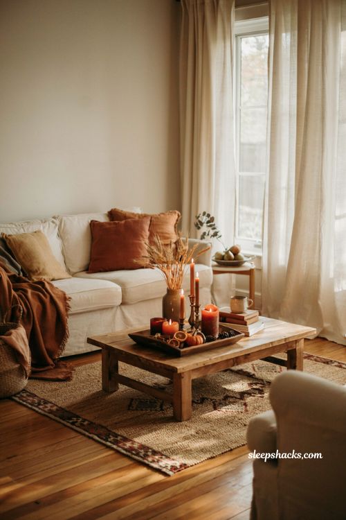 Beeswax and spice scented candle ideas for cozy indoor fall home decor