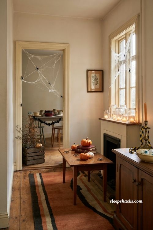 Cheap dollar store Halloween party decor ideas on a budget