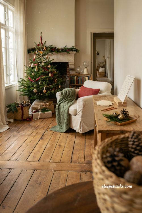 Christmas scavenger hunt for kids with festive household items and holiday activity