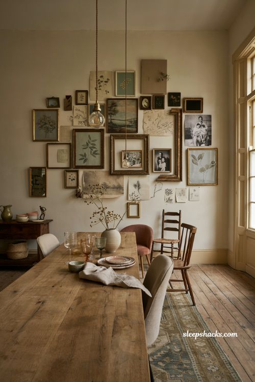 Dining room decoration ideas with eclectic gallery wall