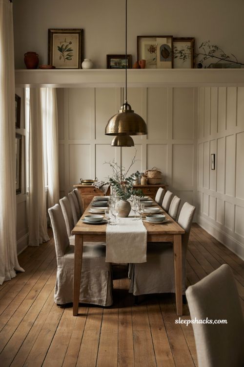 Dining room decoration ideas with wainscoting and board and batten