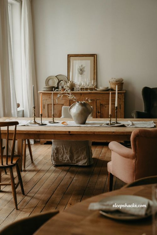 Dining room decoration ideas with year round table centerpiece