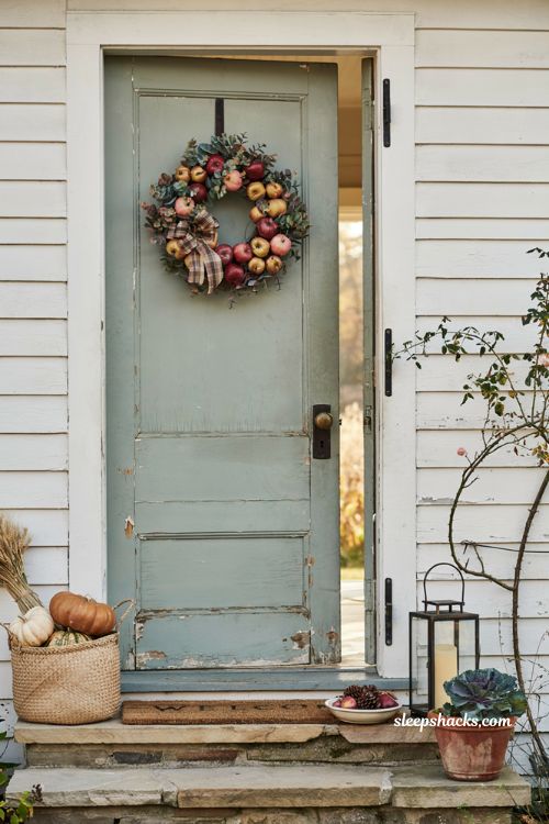 Easy diy fall wreaths with apple wreath front door decor and farmhouse harvest style