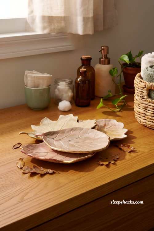 Fall craft ideas with clay leaf trinket dishes for cozy autumn decor