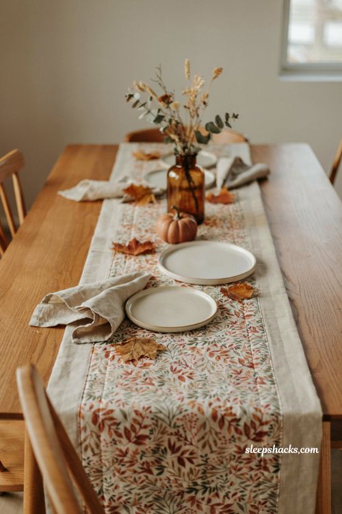 Fall table runner patterns with simple two fabric design