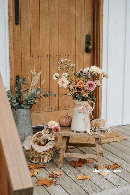 Fresh flower boo quet ideas for girlfriend with mums daisies and autumn porch decor