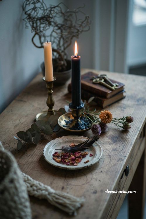 Hocus Pocus Halloween Decor black flame candle entryway ideas
