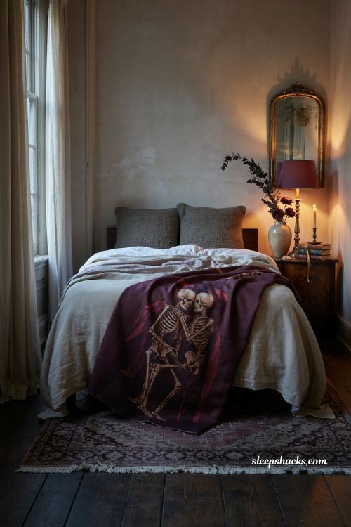Skeleton couple Halloween blanket cozy dark romantic bedroom decor 