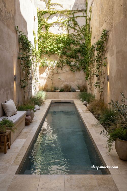 Small courtyard infinity pool ideas for urban homes