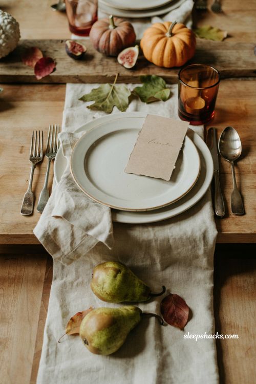 Thanksgiving tablescapes with personalized menu place settings 