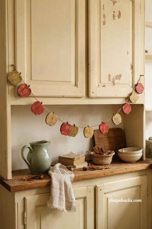 Wooden apple fall garland for farmhouse kitchen decor