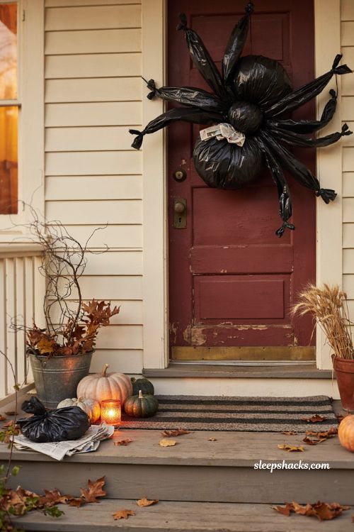 cheap diy garbage bag spider for halloween porch decor
