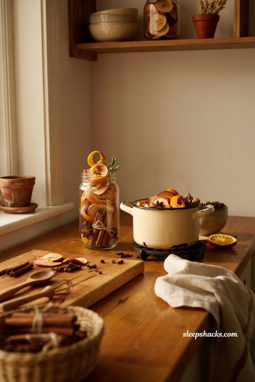 simmering fall potpourri with cinnamon and orange cozy home decor