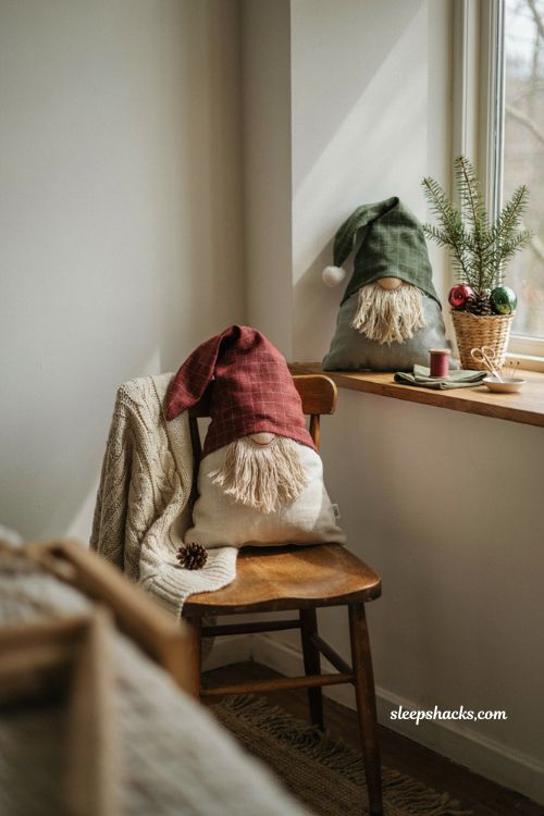 Christmas gnome pillow sewing ideas for cozy holiday decor 