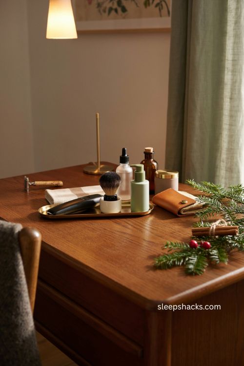 Christmas grooming gift ideas for boyfriend with shaving kit trimmer and skincare 