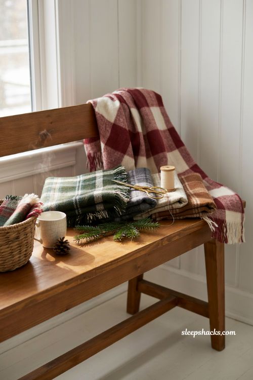 Flannel blanket scarf Christmas sewing ideas with cozy plaid fabric 