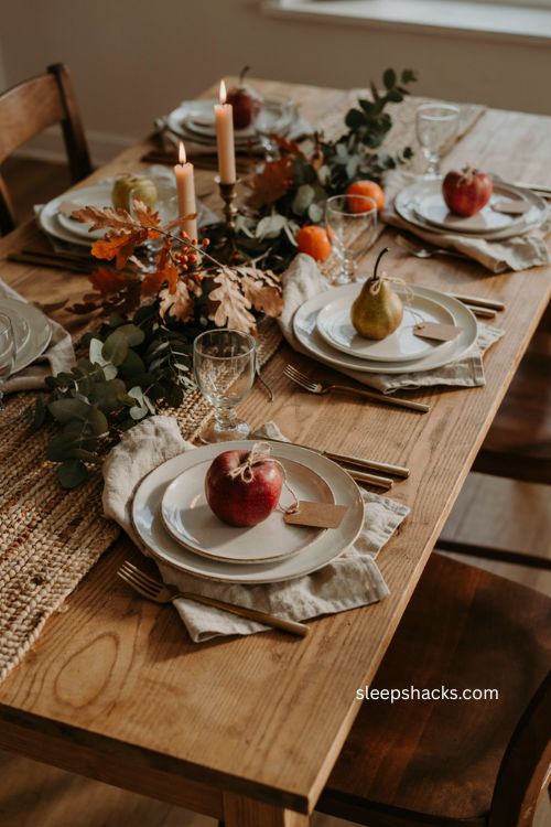 Fresh fruit place cards for a natural Thanksgiving table