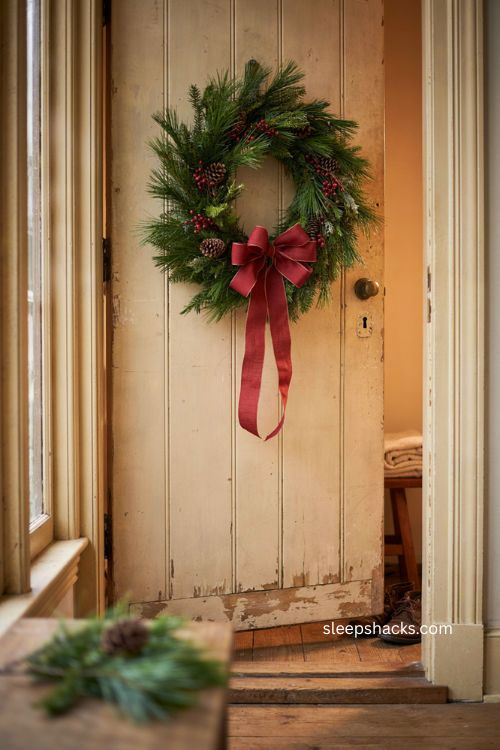 Handmade Christmas bow diy for refreshing a wreath 