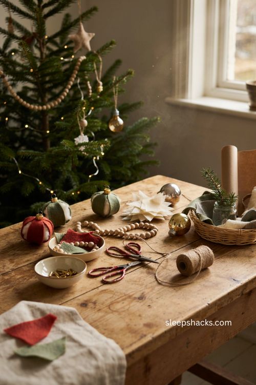 Homemade Christmas ornaments diy ideas with cozy handmade tree decor 
