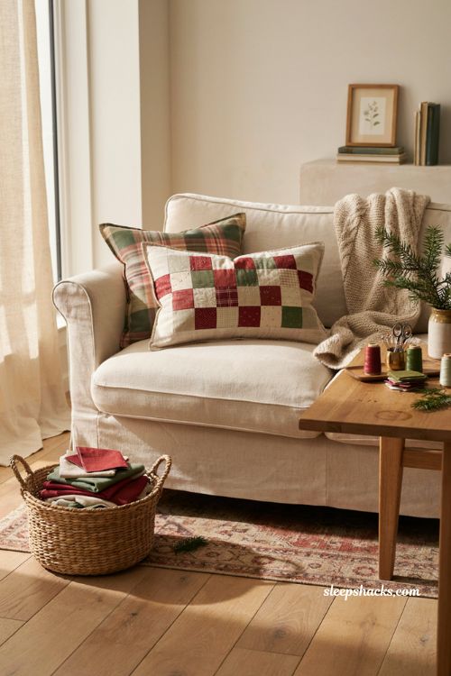 Merry and bright cushion cover Christmas sewing ideas for cozy holiday decor 