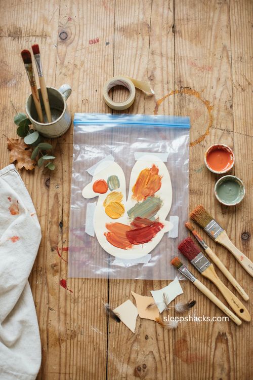 Mess free Thanksgiving turkey bag painting craft for babies 