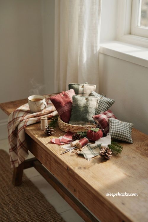 Pocket hand warmers Christmas sewing ideas for easy stocking stuffers 