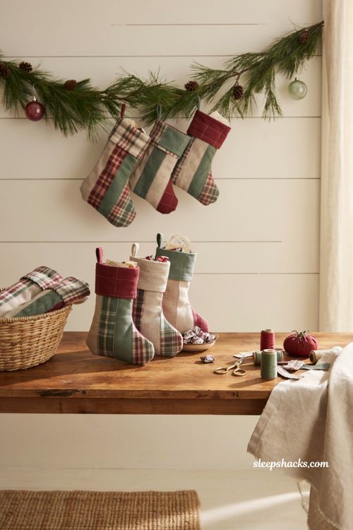 Quilted mini Christmas stocking sewing ideas for small handmade gifts 