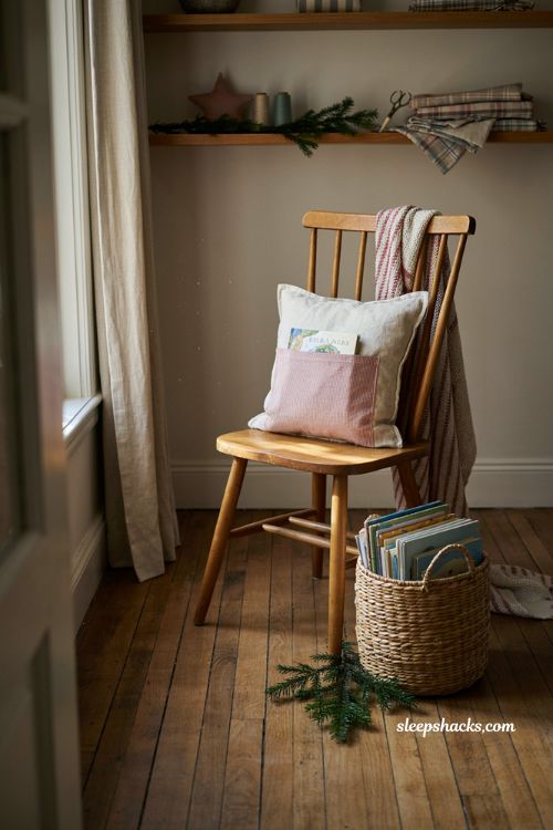 Reading pillow with front pocket Christmas sewing ideas for kids 