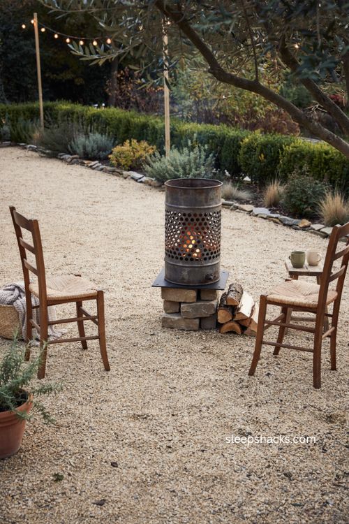 Repurposed metal drum fire pit ideas for a small rustic backyard 