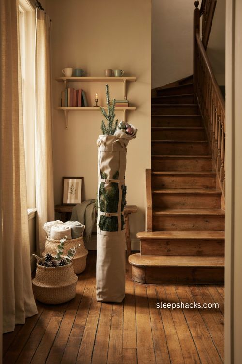 Small upright Christmas tree storage bag for six foot trees