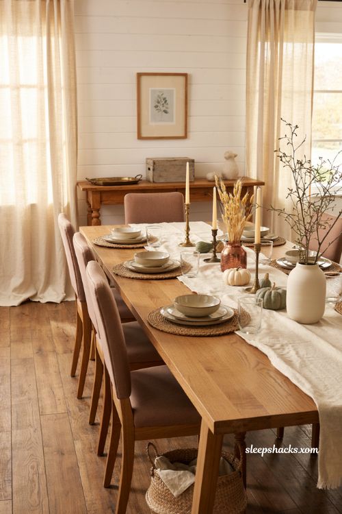 Thanksgiving Christmas decor with warm neutral gold copper and cream foundation