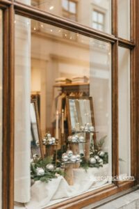 15 Storefront Christmas Displays That Actually Bring Shoppers Inside